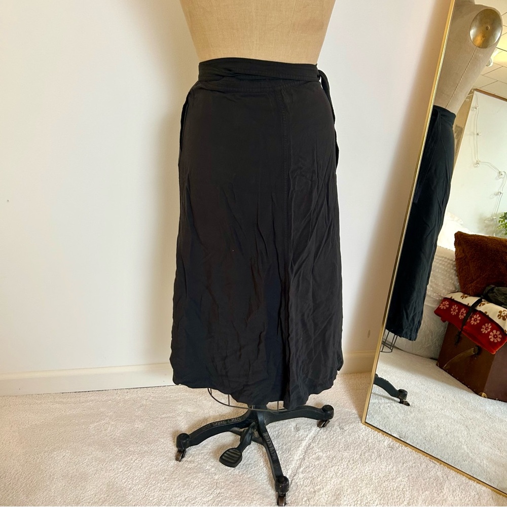 GAP Women’s Black Wrap Midi Skirt - Picture 6 of 11